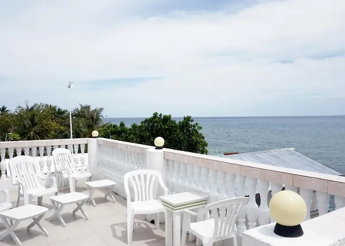 Bed & Breakfast Cronin Residences (adults Only)
