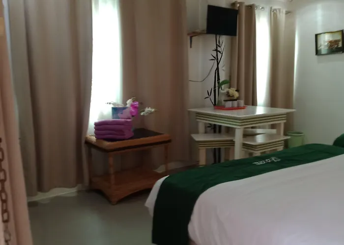 Cronin Residences (adults Only) Bed & Breakfast *