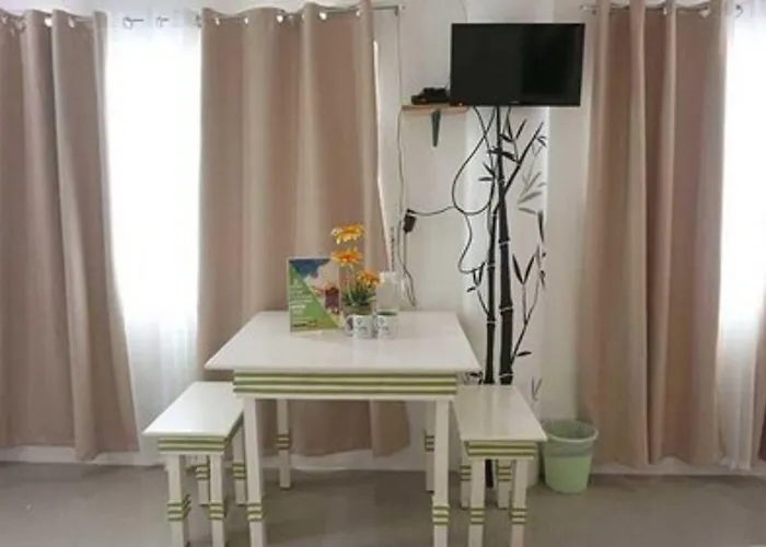 Cronin Residences (adults Only) Bed & Breakfast Oslob