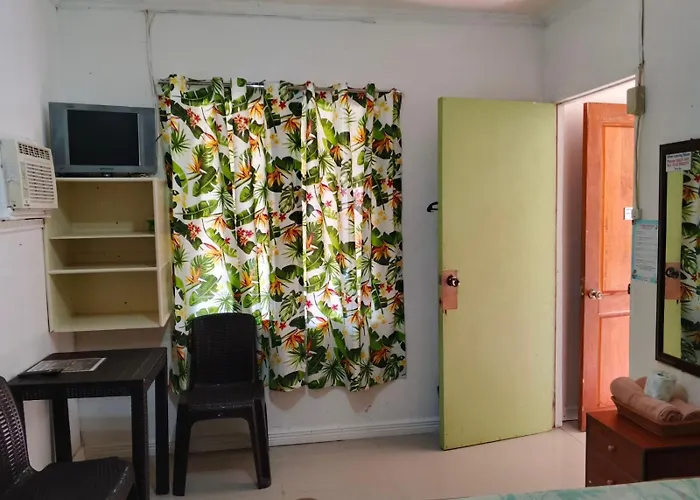 Cronin Residences (adults Only) Bed & Breakfast Oslob