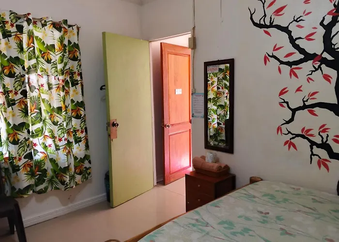 Cronin Residences (adults Only) Bed & Breakfast